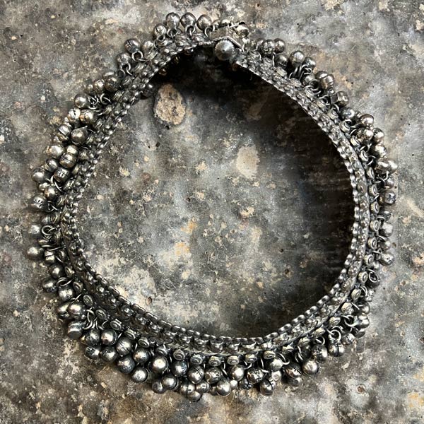 Bracelet B118   price €25 