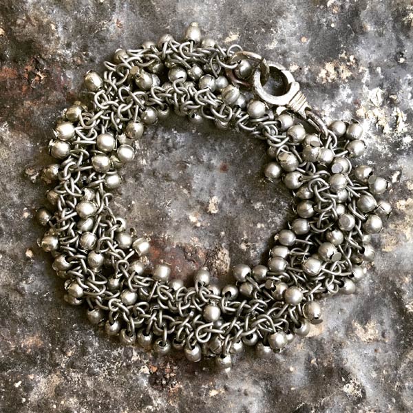 Bracelet B80   price €18