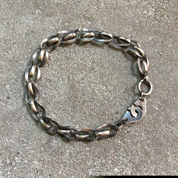 Bracelet B22   price €25