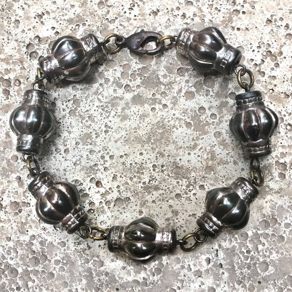 Bracelet B100   price €18 