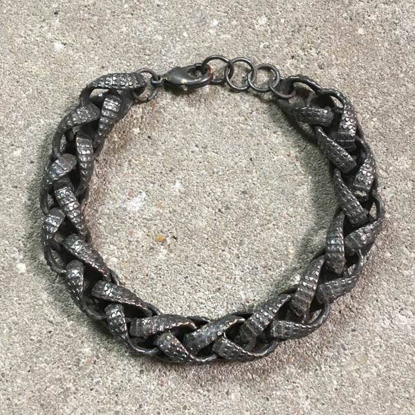 Bracelet B30   price €26