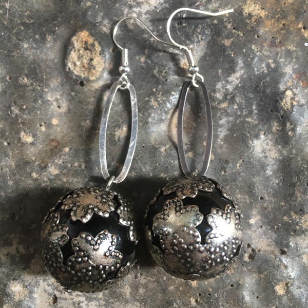Earring E807   price €18
