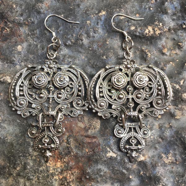 Earring E489   price €18