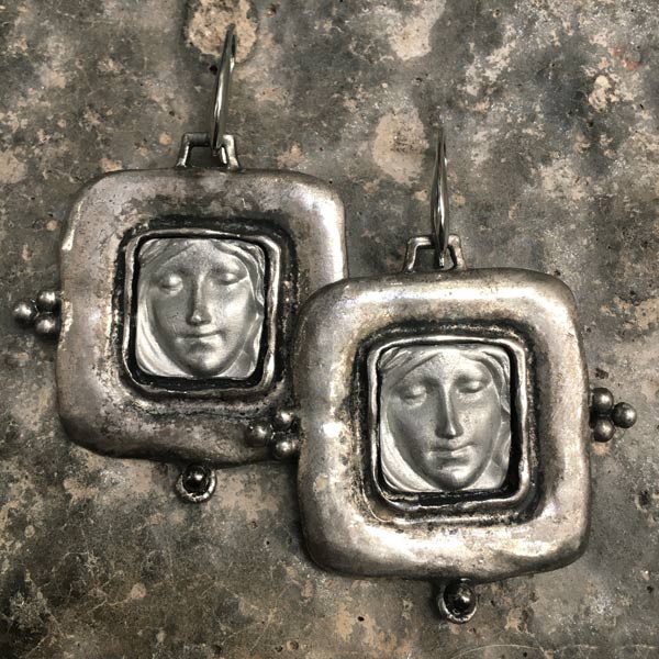 Earring E863   price €25