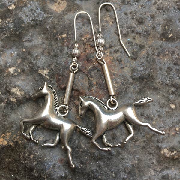 Earring E651   price €17