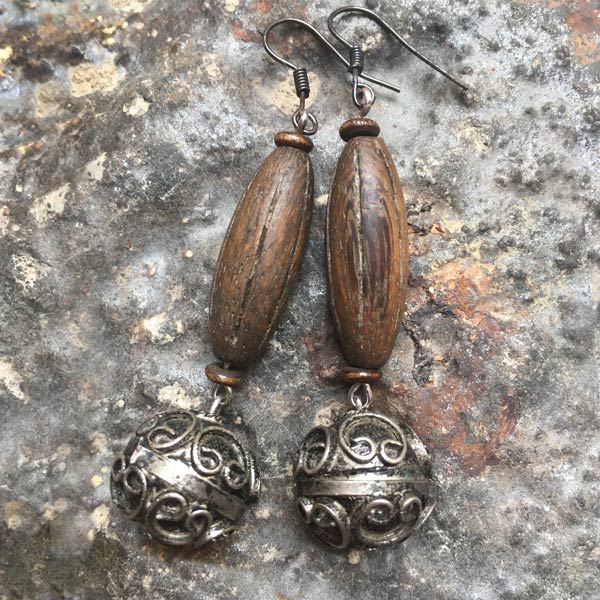 Earring E529   price €18