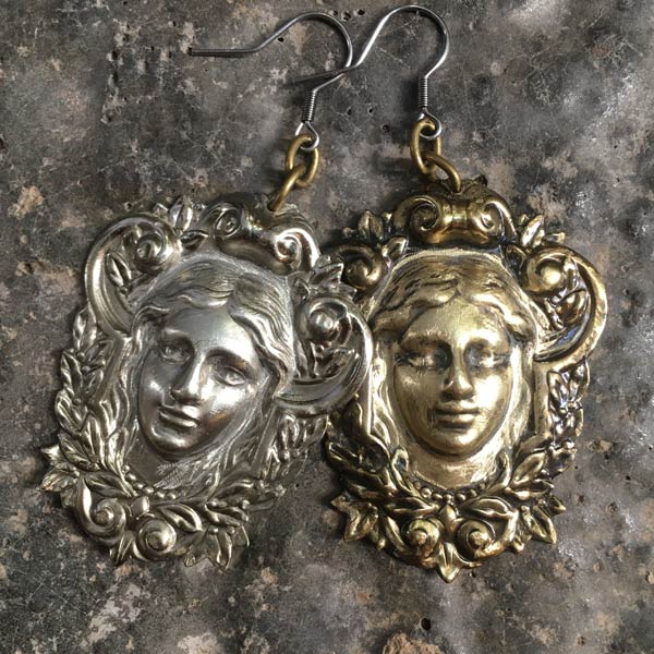 Earring E903   price €20