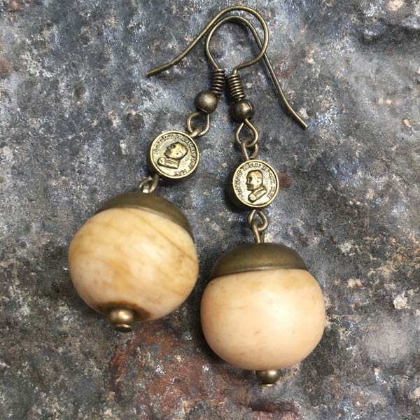 Earring E558   price €18