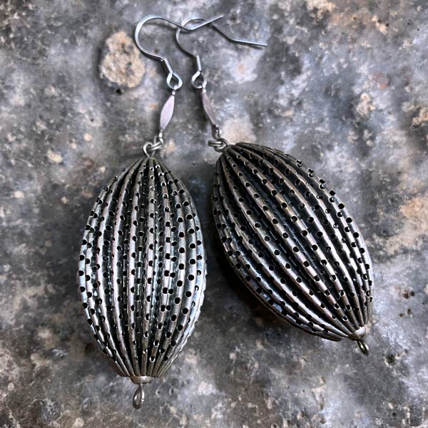 Earring E939   price €20