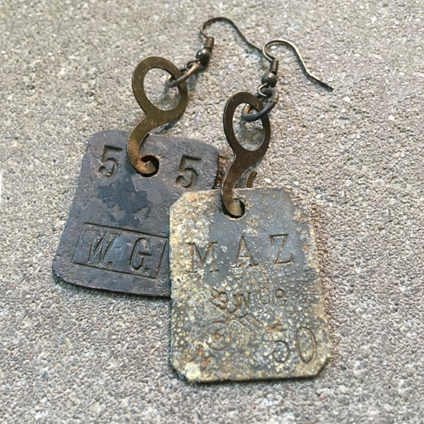 Earring E31   price €25