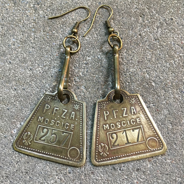 Earring E22   price €20