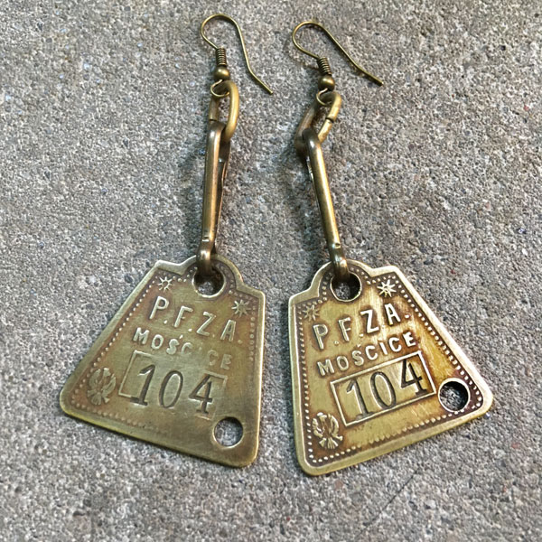 Earring E23   price €20