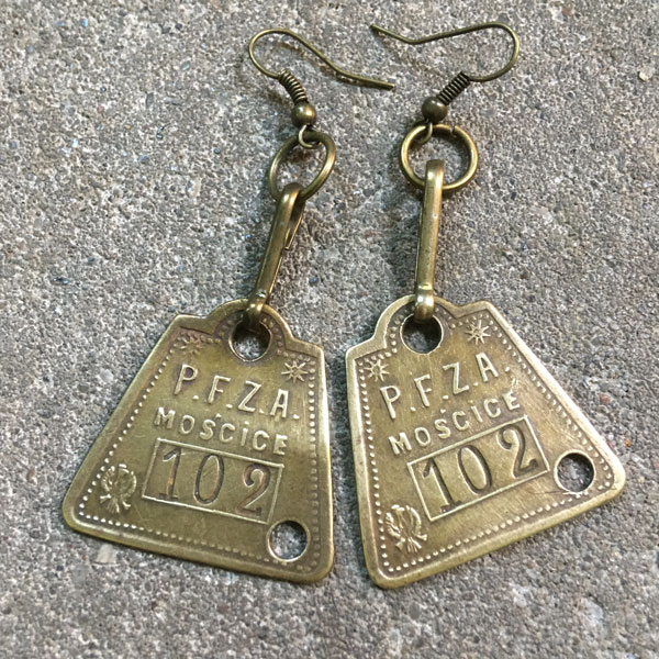 Earring E24   price €20
