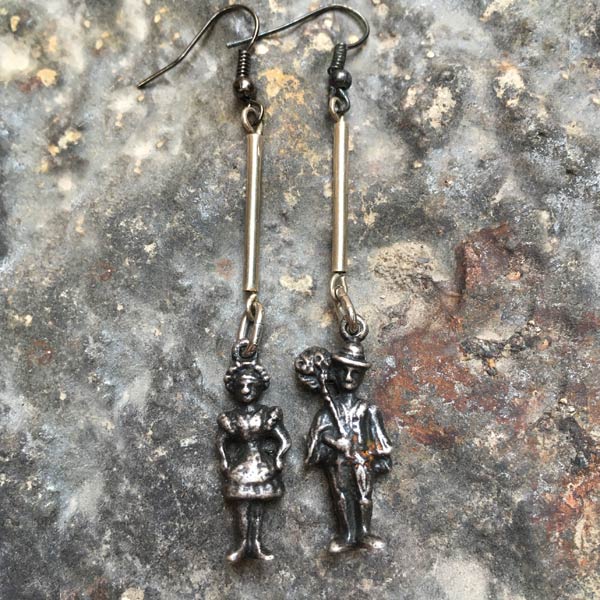 Earring E389   price €20