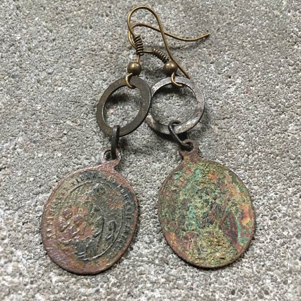 Earring E80   price €25