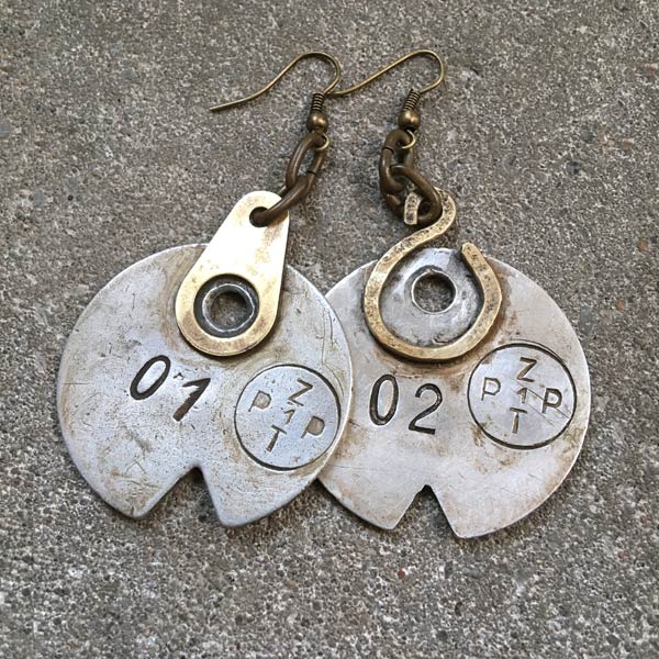 Earring E097   price €18