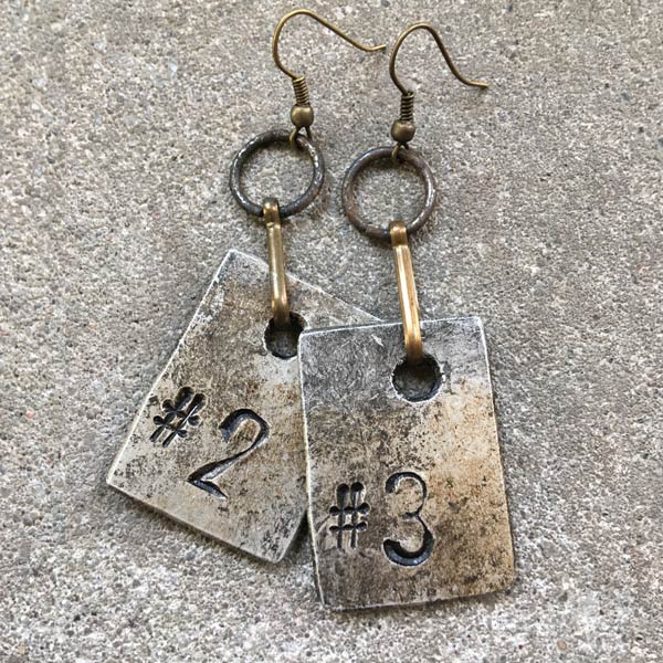 E105 Earring E105 SOLD