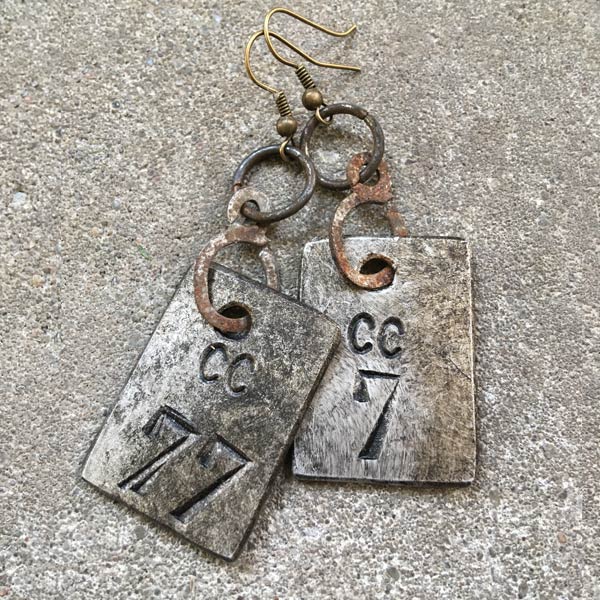 E103 Earring E103 SOLD