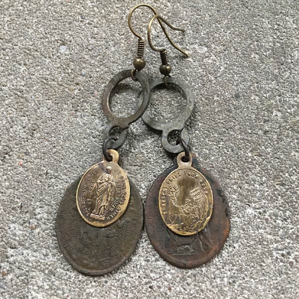 E121 Earring E121 SOLD