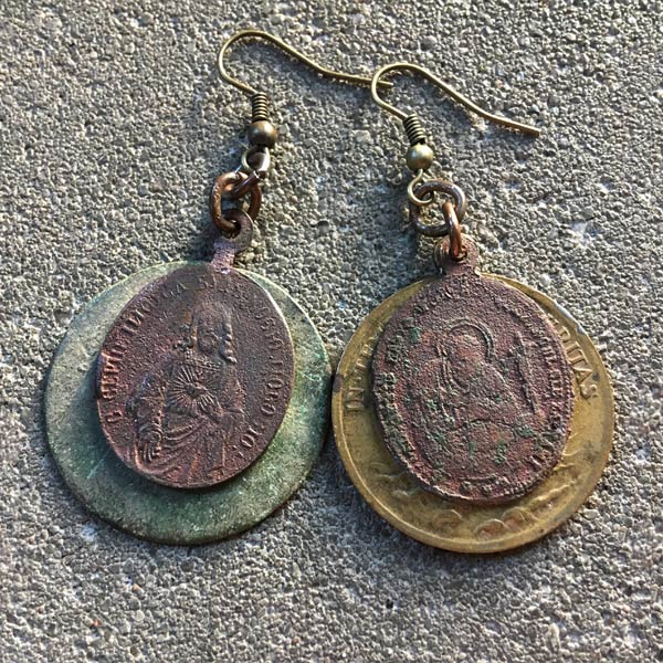 Earring E139   price €25