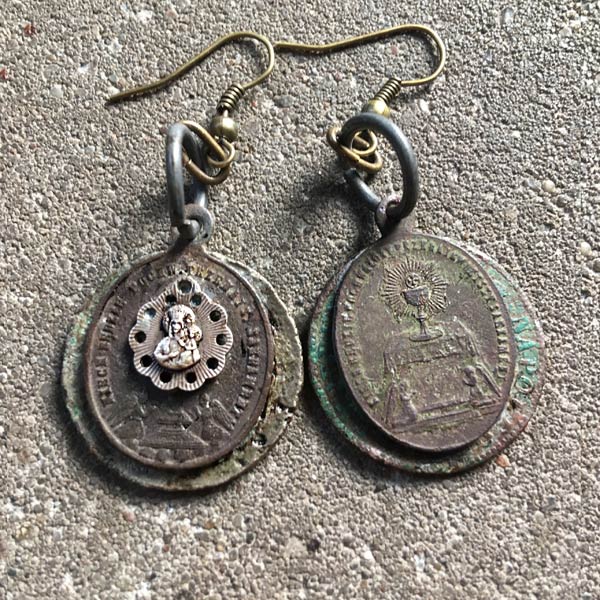 Earring E136   price €25