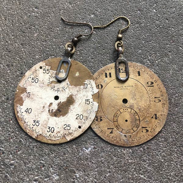 E142 Earring E142 SOLD