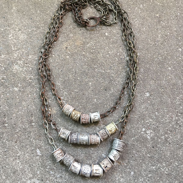Necklace N07   price €52