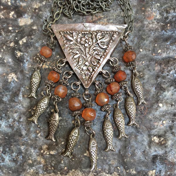 Necklace N081   price €45