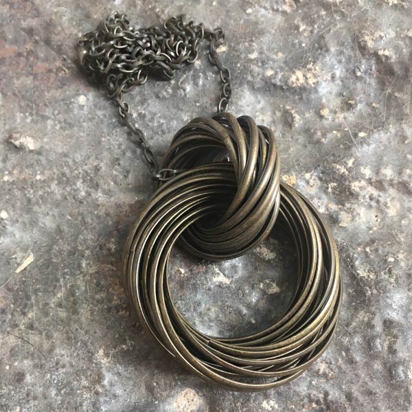 Pendant P109   price €20 