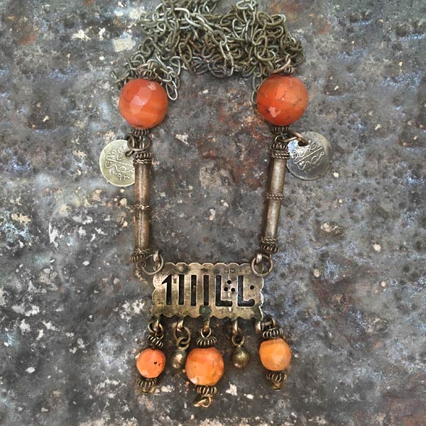 Necklace N080   price €35