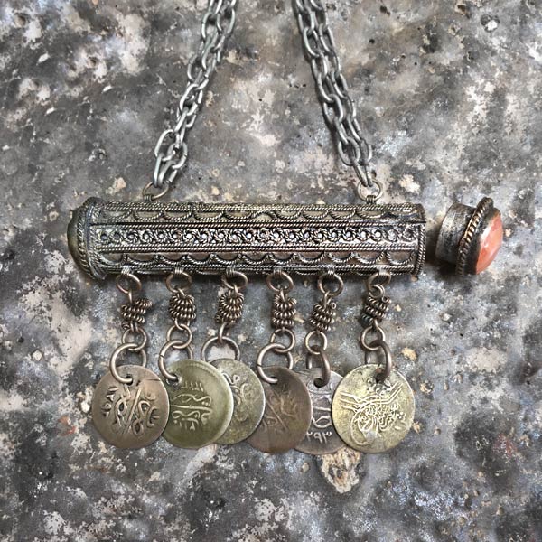 Necklace N079   price €30