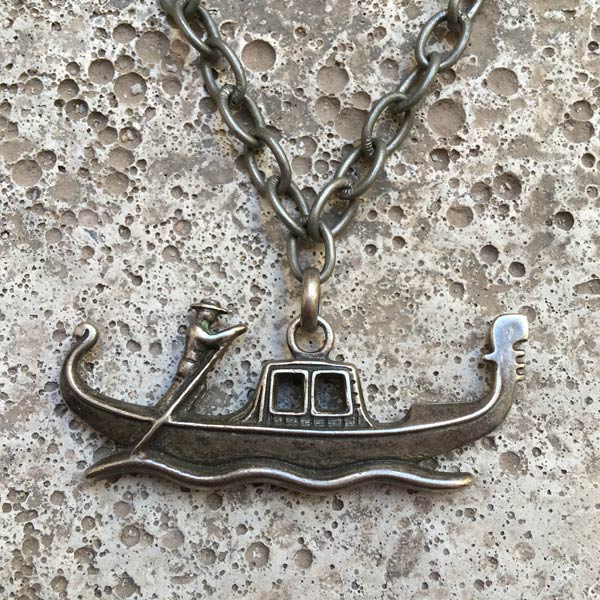 Pendant P069   price €25