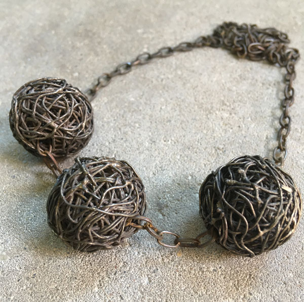 Pendant P012   price €20