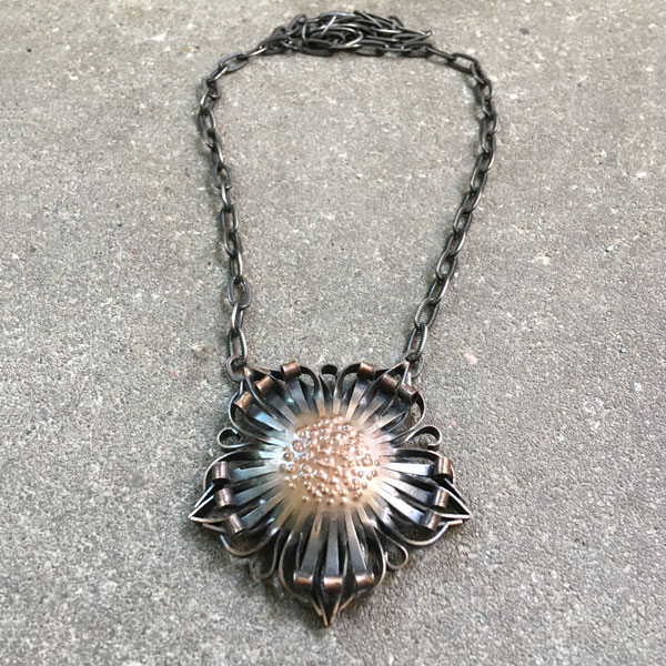 Pendant P028   price €12