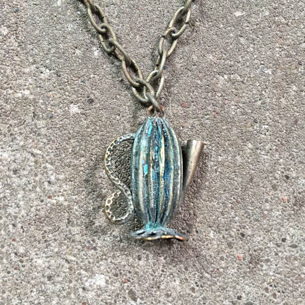 Pendant P037   price €12