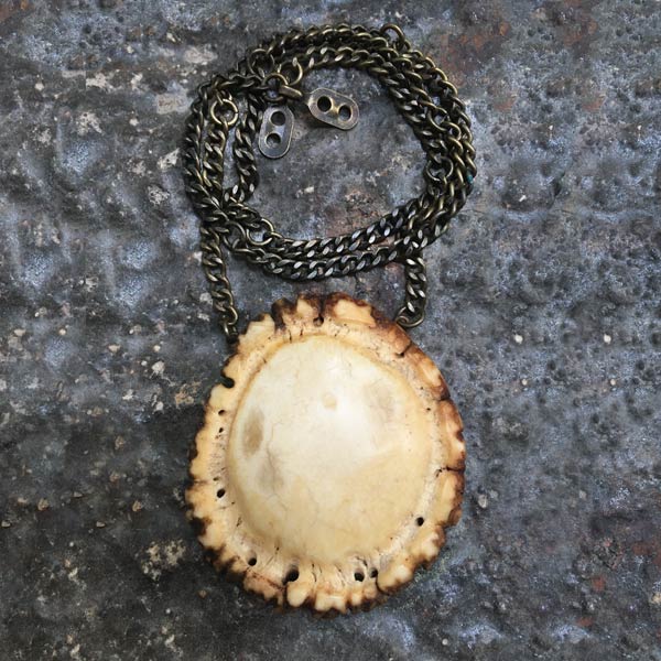 Pendant P107   price €20